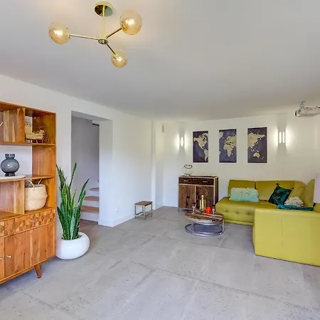 Znamirowickachata Sauna Jacuzzi Znamirowice