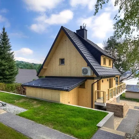 Villa Znamirowickachata Sauna Jacuzzi