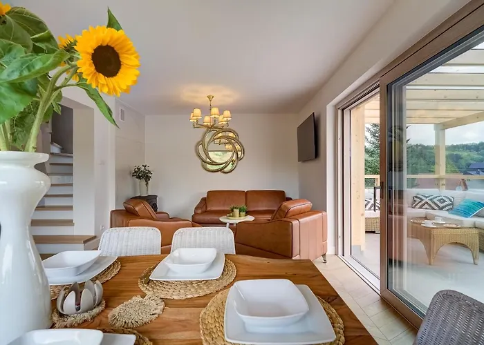 Znamirowickachata Sauna Jacuzzi *