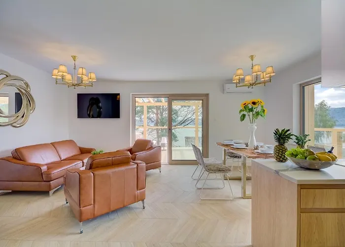 Znamirowickachata Sauna Jacuzzi *